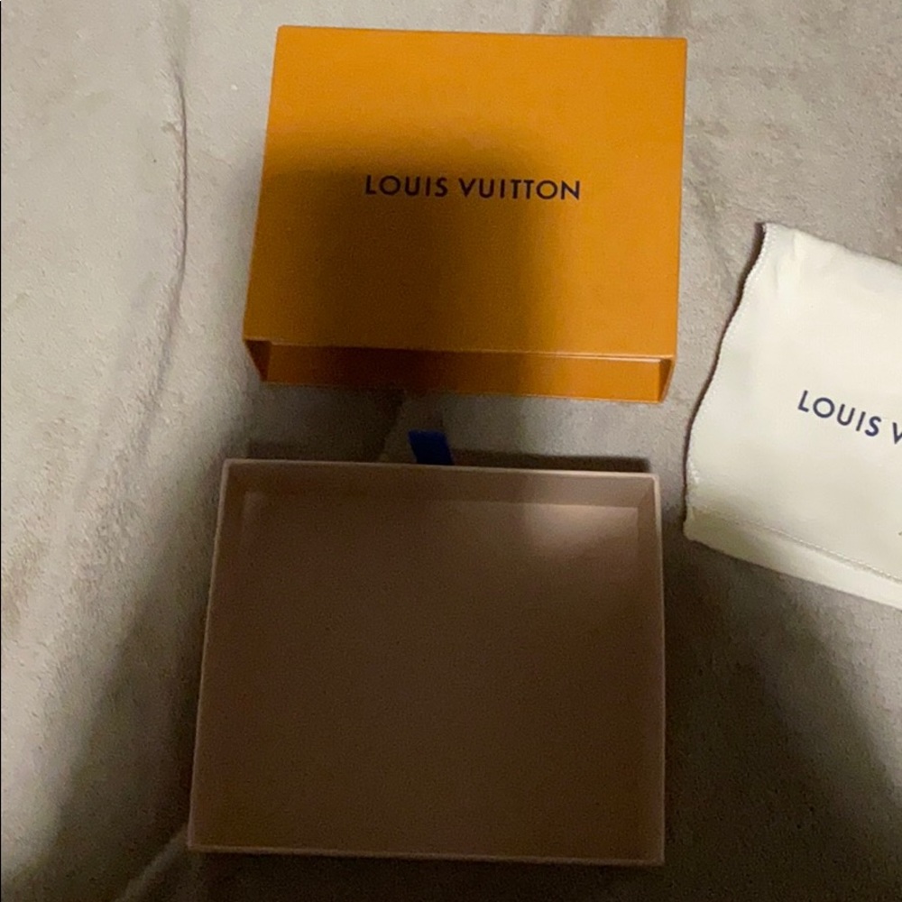 Louis vuitton box. - Picture 2 of 2